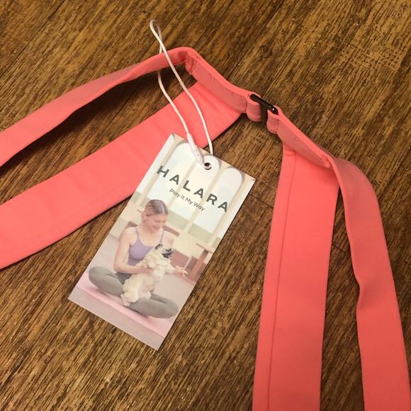 Halara Cut Out Twisted Cropped Yoga Tank Top in Shell Pink Size 3X - Picture 5 of 7